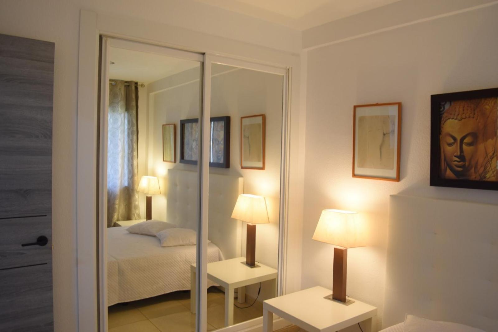 Apartamentos De Los Cisnes 贝纳尔马德纳 外观 照片
