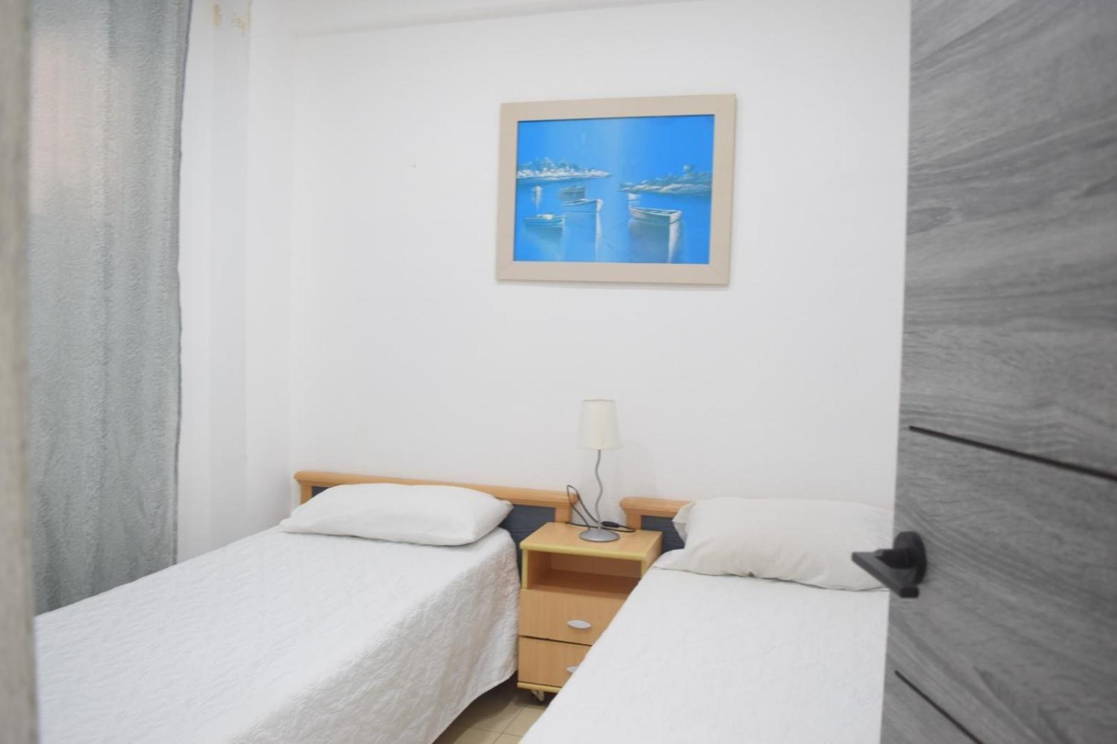 Apartamentos De Los Cisnes 贝纳尔马德纳 外观 照片