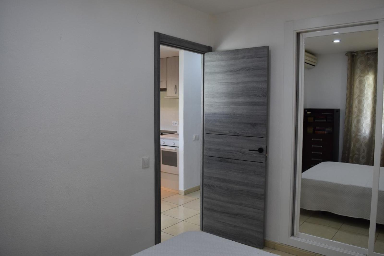 Apartamentos De Los Cisnes 贝纳尔马德纳 外观 照片